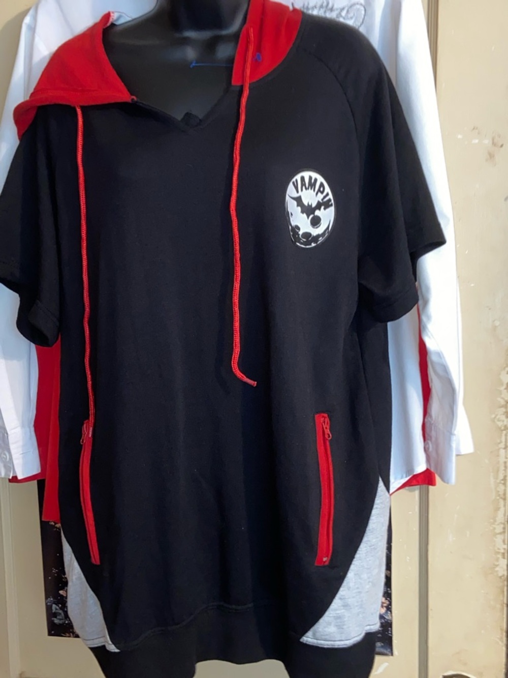VAMPIRE LIFE VAMPIN HOODIE Long Red, White, Black & Gray Short Sleeve